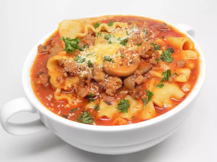 Tomato-based soup with pasta